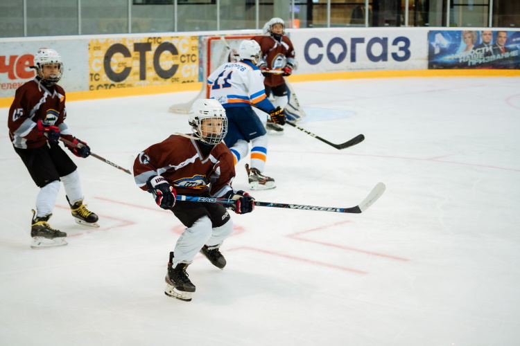 Почему стоит отдать ребенка на хоккей