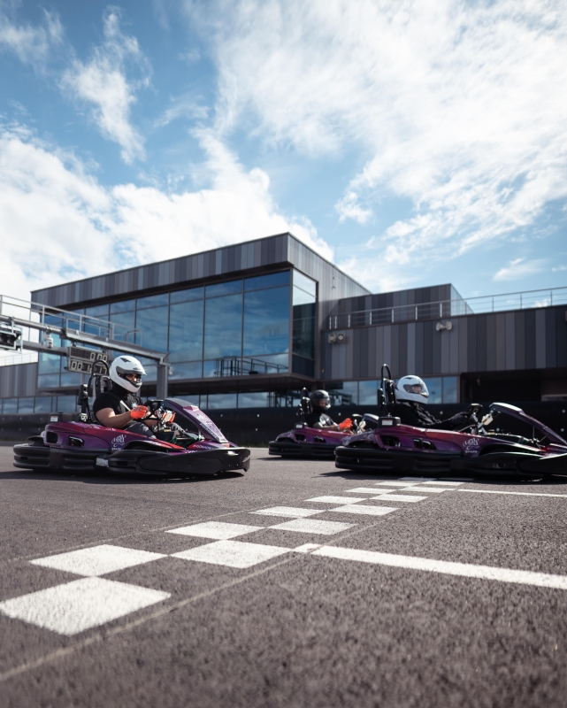 Заезды в Картинг Центре «Игора Драйв»