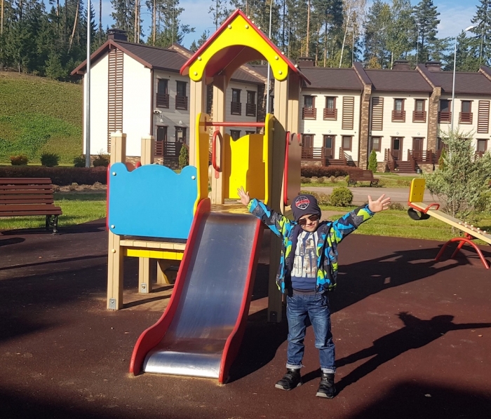 Free stay at the resort for children under  5 years old is included