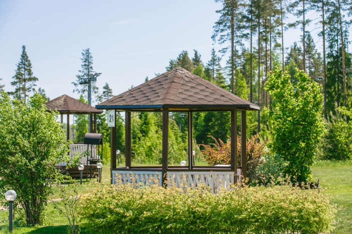 Large summerhouse with a campfire area