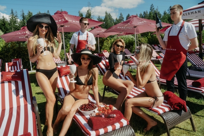 Зона шезлонгов